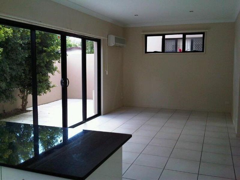 3/33 Harley Street, Labrador QLD 4215