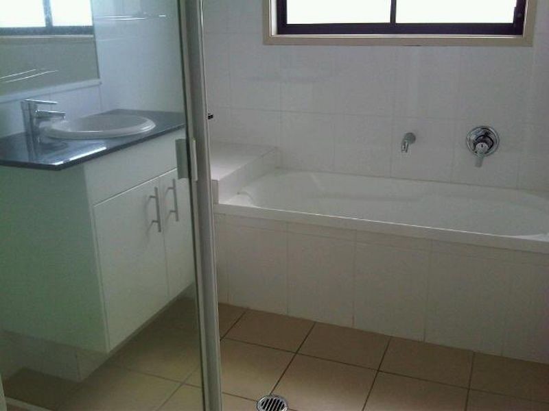 3/33 Harley Street, Labrador QLD 4215