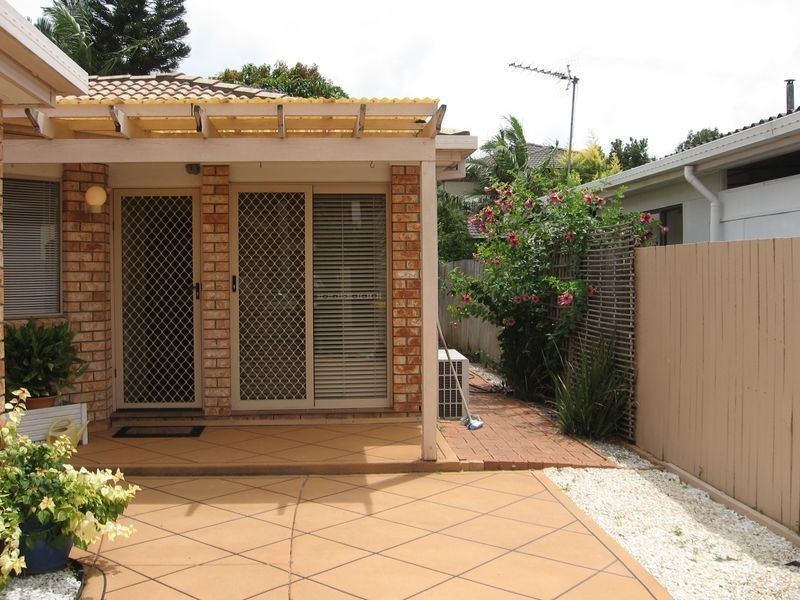 2/17 Cawthray Street, Biggera Waters QLD 4216