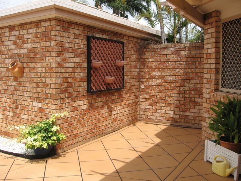 2/17 Cawthray Street, Biggera Waters QLD 4216