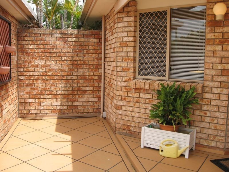 2/17 Cawthray Street, Biggera Waters QLD 4216