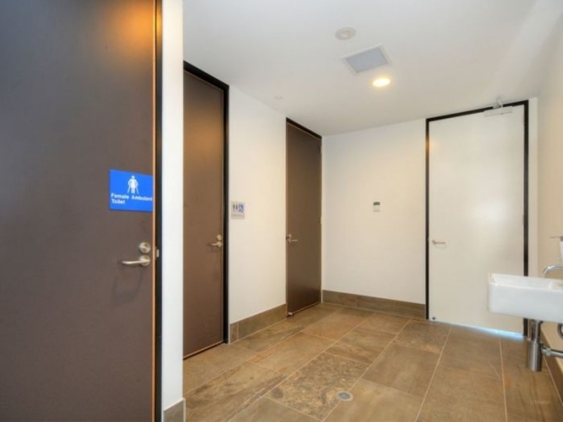 Serviced Offices/64 Frank Street, Labrador QLD 4215