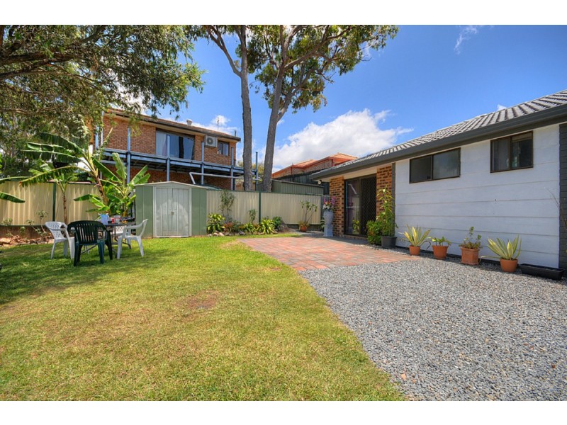 1/215 Government Road, Labrador QLD 4215