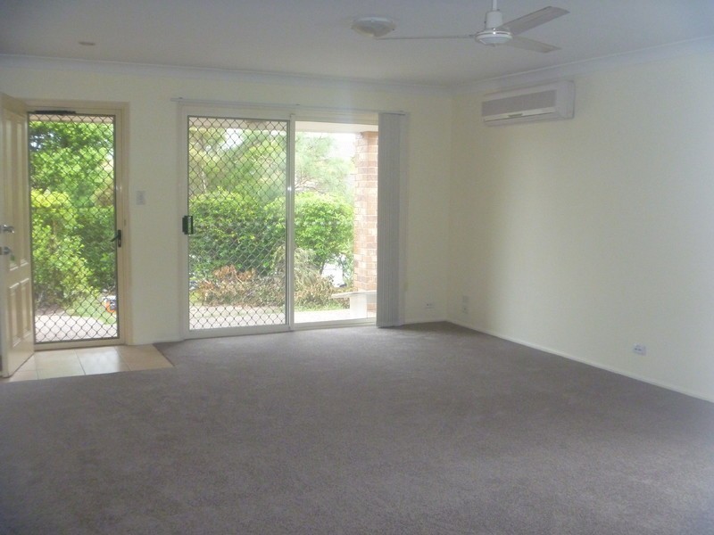 1/9 Tanias Place, Labrador QLD 4215