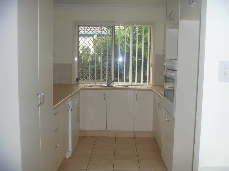 1/9 Tanias Place, Labrador QLD 4215