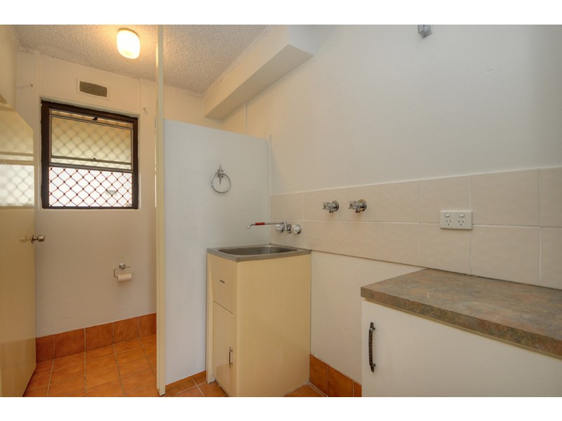 8/72 Marine Parade, Southport QLD 4215