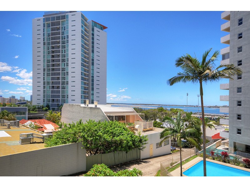 8/72 Marine Parade, Southport QLD 4215