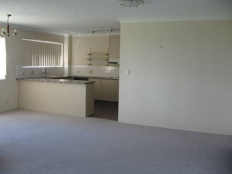 2/500 Marine Parade, Labrador QLD 4215