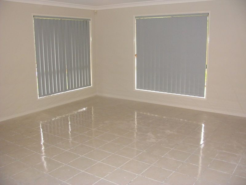 10 Driftwood Place, Arundel QLD 4214