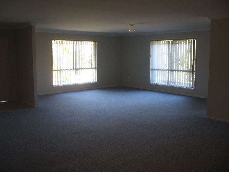 10 Driftwood Place, Arundel QLD 4214
