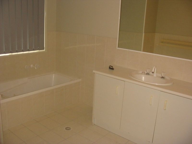 10 Driftwood Place, Arundel QLD 4214