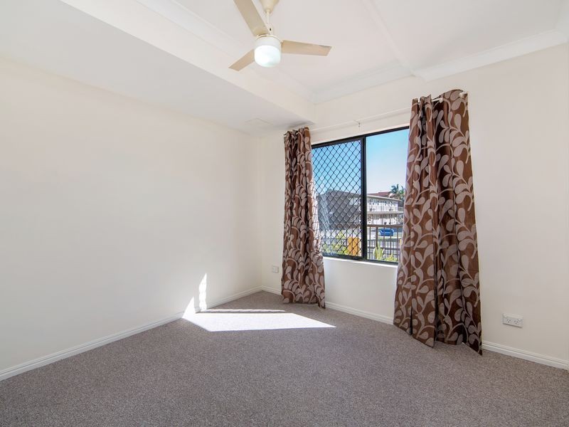 1/143 Frank Street, Labrador QLD 4215