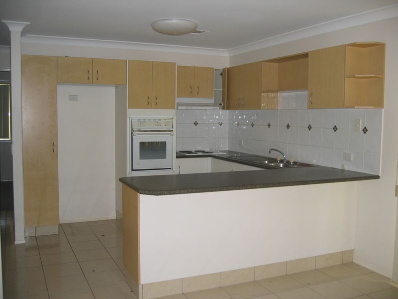67 Village Way, Oxenford QLD 4210