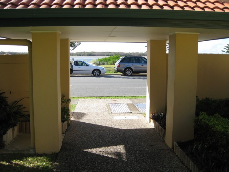 2/452 Marine Parade, Biggera Waters QLD 4216