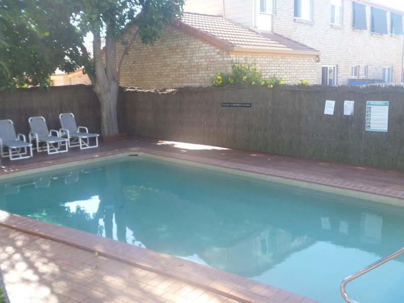 2/452 Marine Parade, Biggera Waters QLD 4216