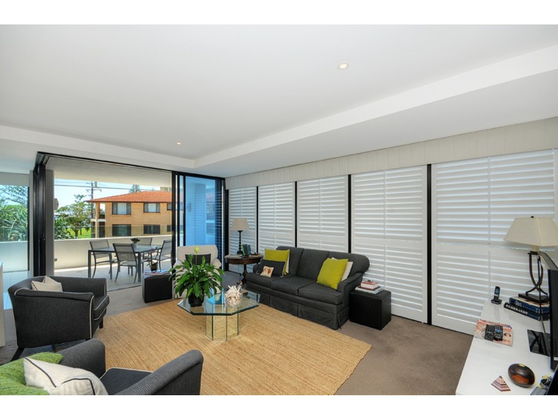 205/230 Marine Parade, Labrador QLD 4215