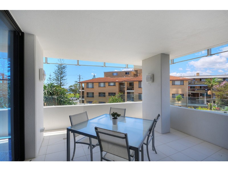 205/230 Marine Parade, Labrador QLD 4215