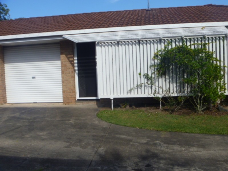 1/7 Burwood Court, Labrador QLD 4215