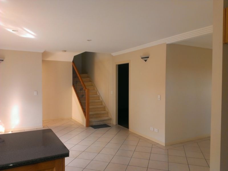 1/76a Pohlman Street, Southport QLD 4215