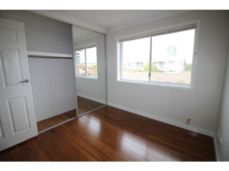 12/111 Frank Street, Labrador QLD 4215