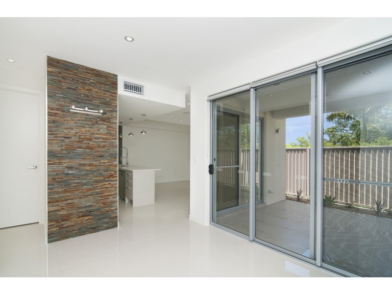 42 Blake Street, Southport QLD 4215
