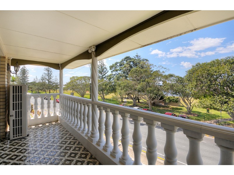 6/216 Marine Parade, Labrador QLD 4215