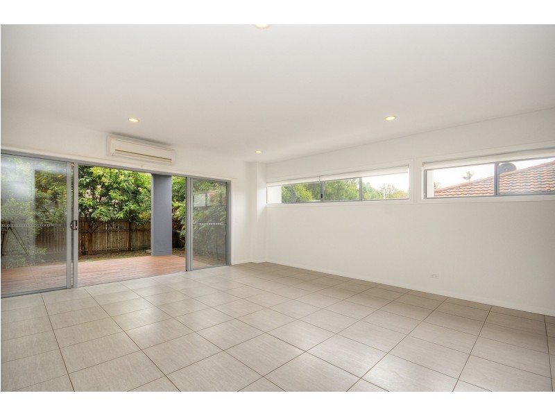 2/29 Cawthray Street, Biggera Waters QLD 4216