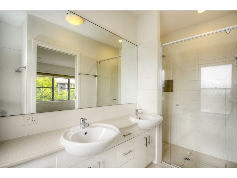 2/29 Cawthray Street, Biggera Waters QLD 4216