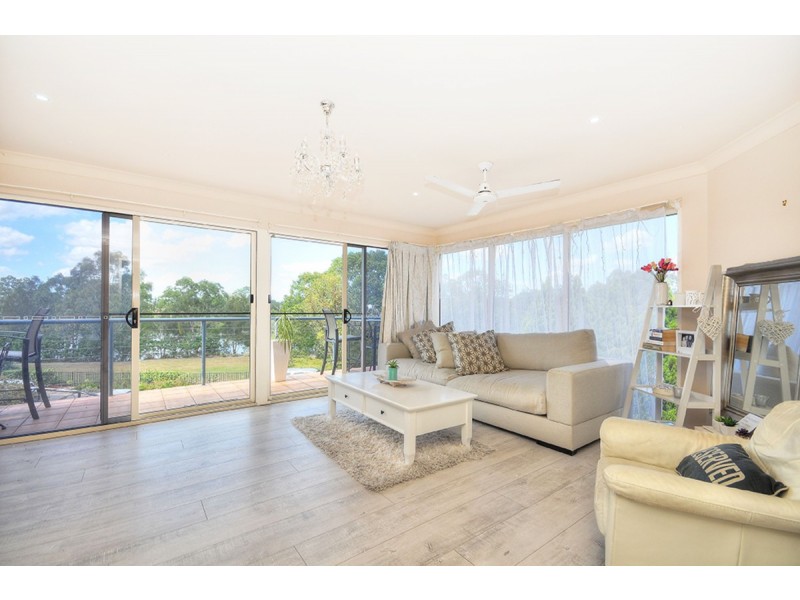 7 Sarah Place, Ashmore QLD 4214