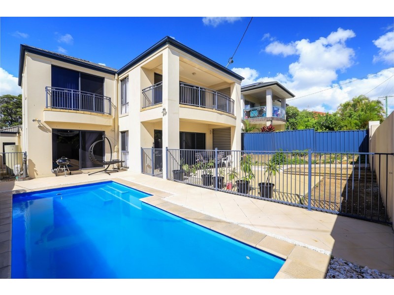 92 Central Street, Labrador QLD 4215