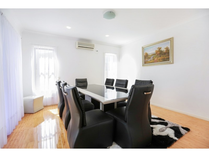 92 Central Street, Labrador QLD 4215