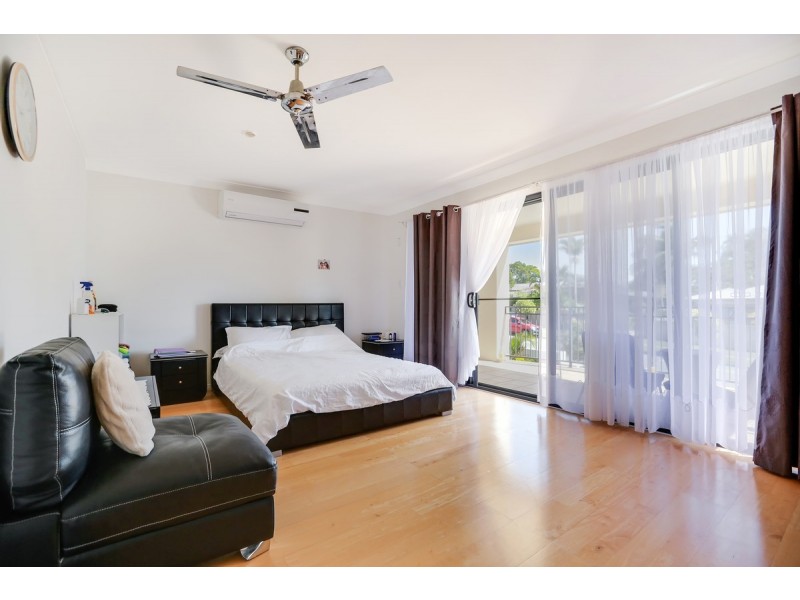 92 Central Street, Labrador QLD 4215