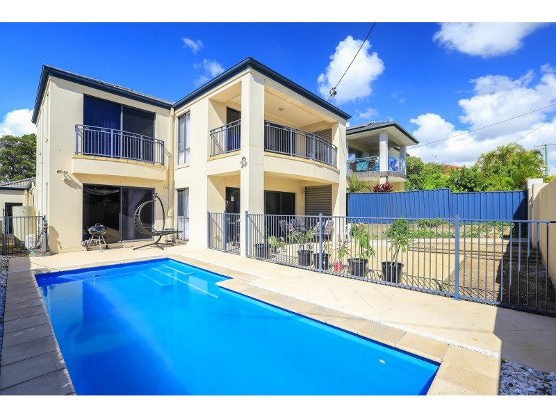 92 Central Street, Labrador QLD 4215