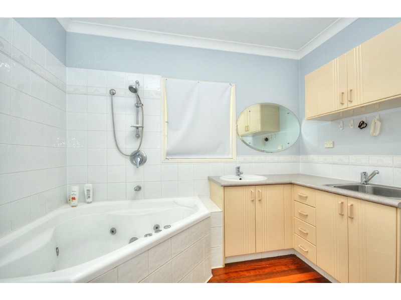 15 Nevenia Street, Labrador QLD 4215