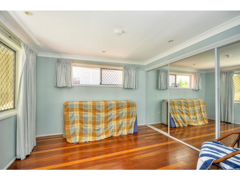 15 Nevenia Street, Labrador QLD 4215