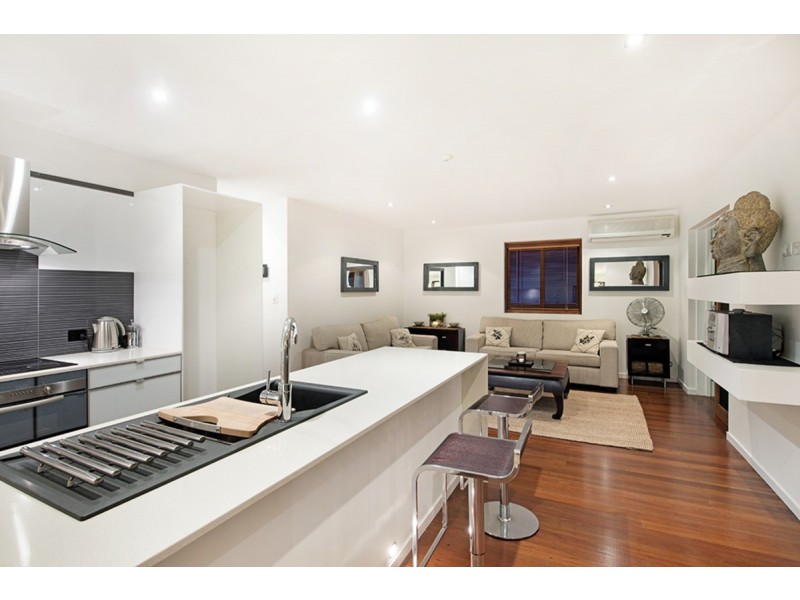 29 Vernon Avenue, Labrador QLD 4215