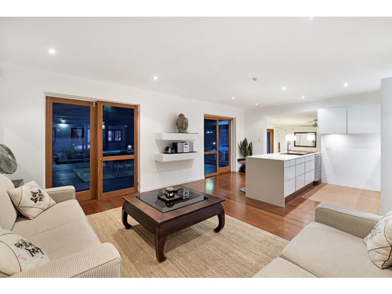 29 Vernon Avenue, Labrador QLD 4215