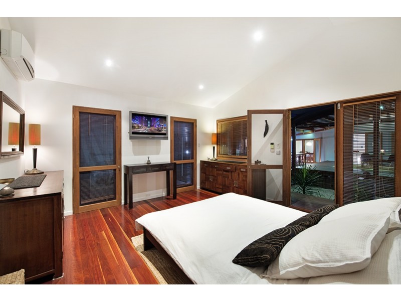 29 Vernon Avenue, Labrador QLD 4215