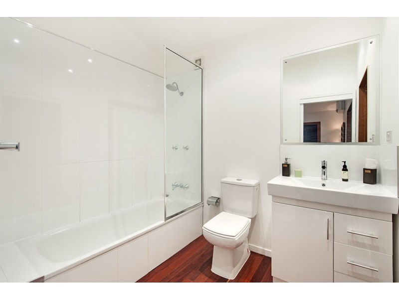 29 Vernon Avenue, Labrador QLD 4215