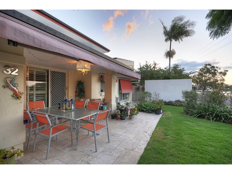 1/32 Burrows Street, Biggera Waters QLD 4216