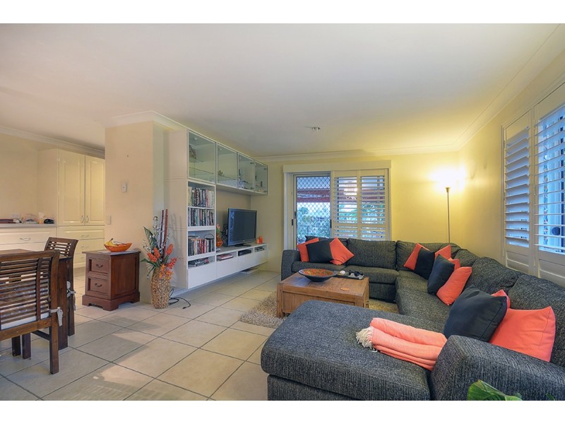 1/32 Burrows Street, Biggera Waters QLD 4216