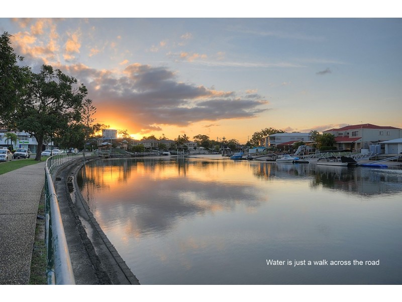 1/32 Burrows Street, Biggera Waters QLD 4216