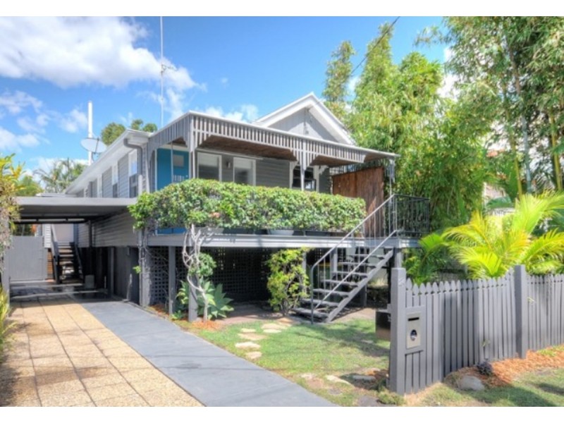 24 Central Street, Labrador QLD 4215