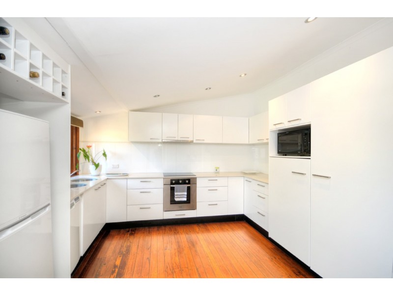 24 Central Street, Labrador QLD 4215