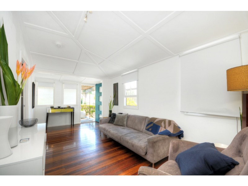 24 Central Street, Labrador QLD 4215