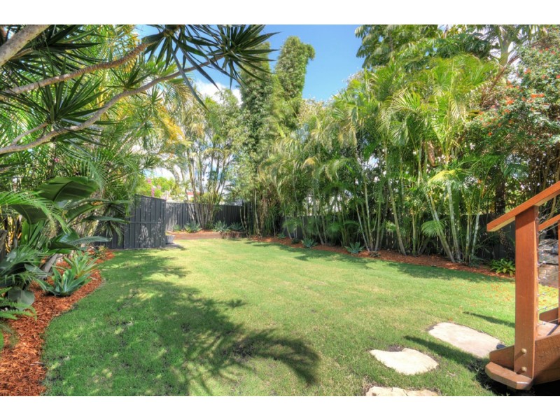 24 Central Street, Labrador QLD 4215