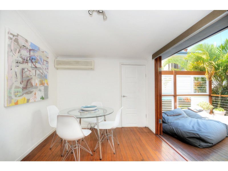 24 Central Street, Labrador QLD 4215