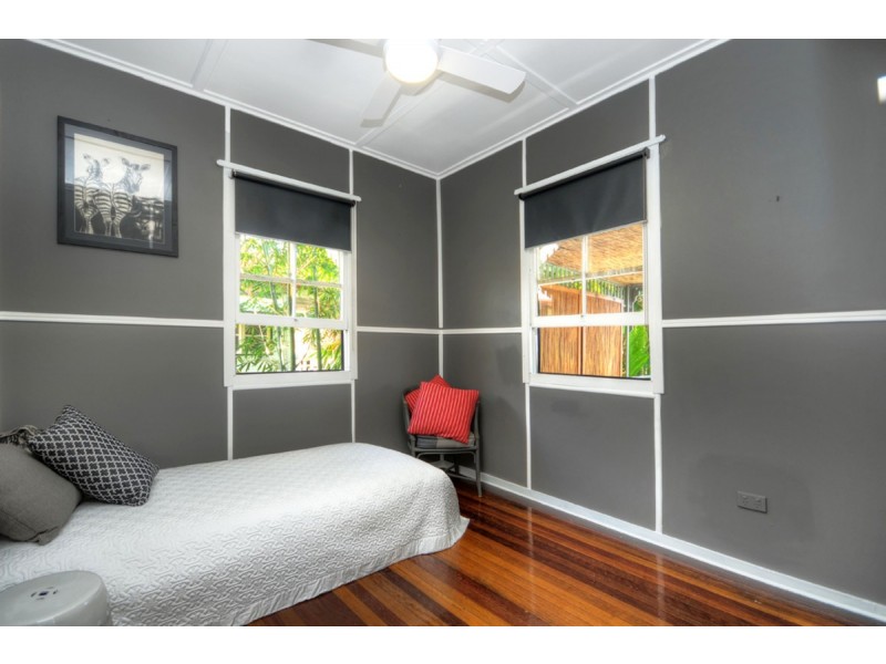 24 Central Street, Labrador QLD 4215