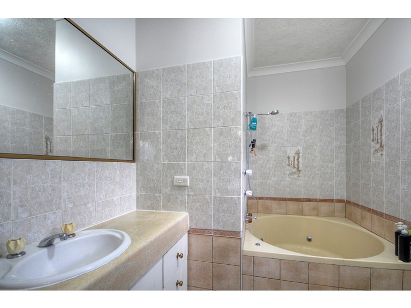 35 Pinnaroo Street, Hope Island QLD 4212