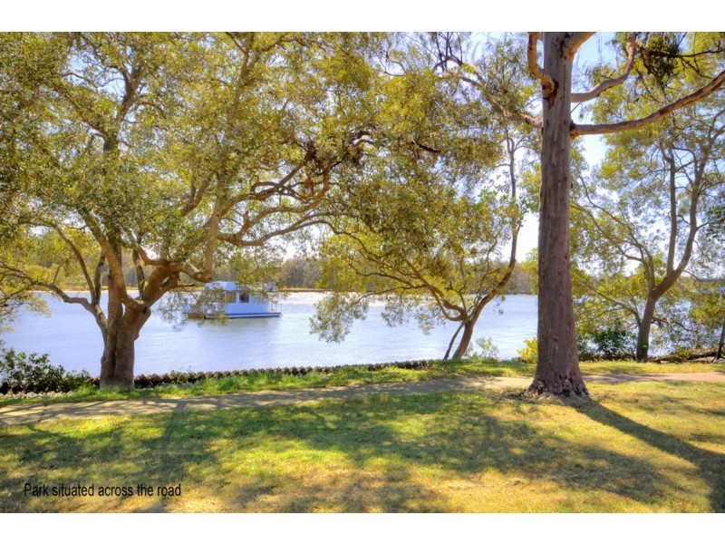 35 Pinnaroo Street, Hope Island QLD 4212